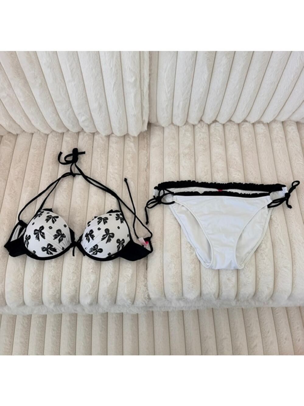 Victoria's Secret Bikini Set Embellished Bows Padded 36B Bottoms Large Women